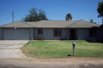 Building Photo - Charming 3 Bed, 2 Bath Home on a large late in  Madera Estates Rent