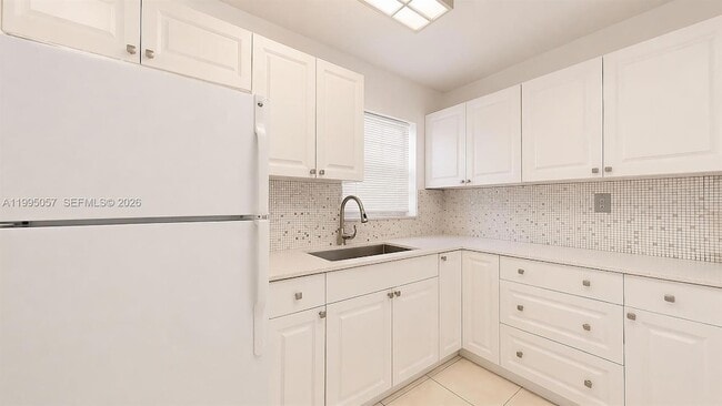 Building Photo - 15305 SW 104th Ave