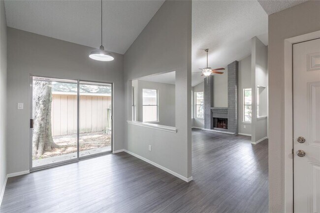 Building Photo - 3118 Lucida Ln