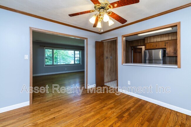 Building Photo - 102 Eastwood Dr