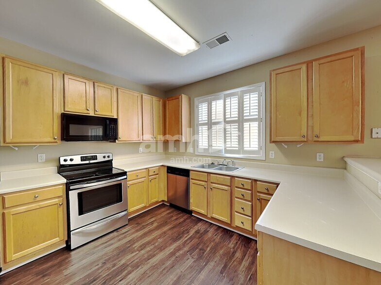 Building Photo - 3380 Lake Breeze Ct