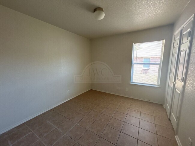 Building Photo - 207 Dale Earnhardt Dr