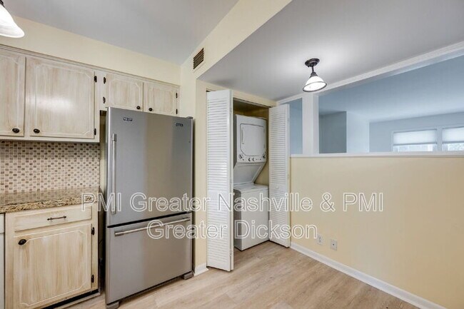 Building Photo - 3000 Hillsboro Pike