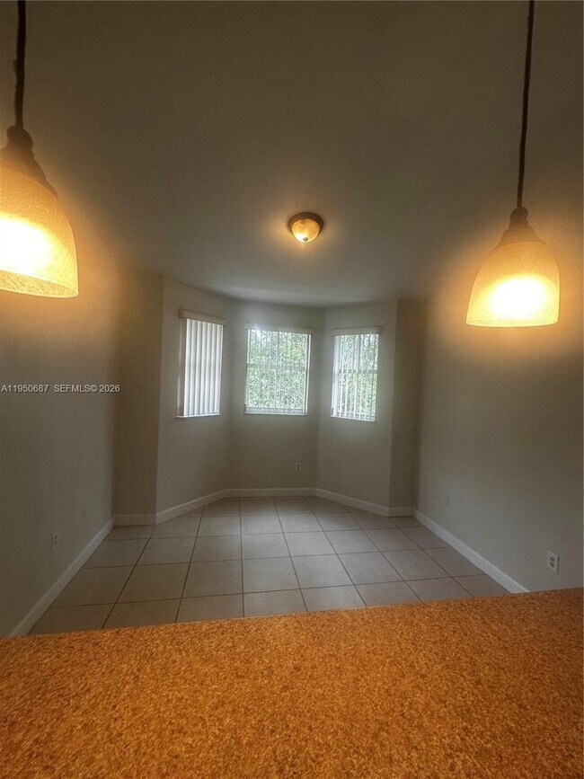 Building Photo - 2903 SE 17th Ave