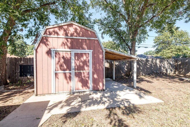 Building Photo - 1046 Jan Lee Dr