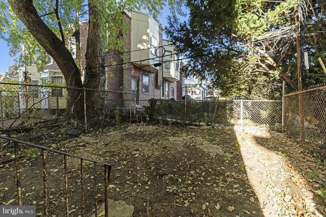 Building Photo - 5237 Chester Ave