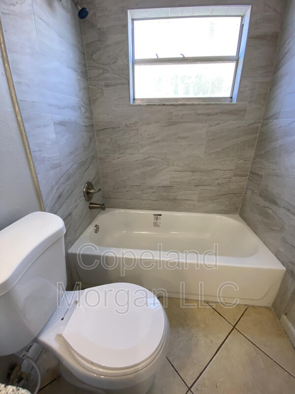 Building Photo - 5615 E 127th Ave