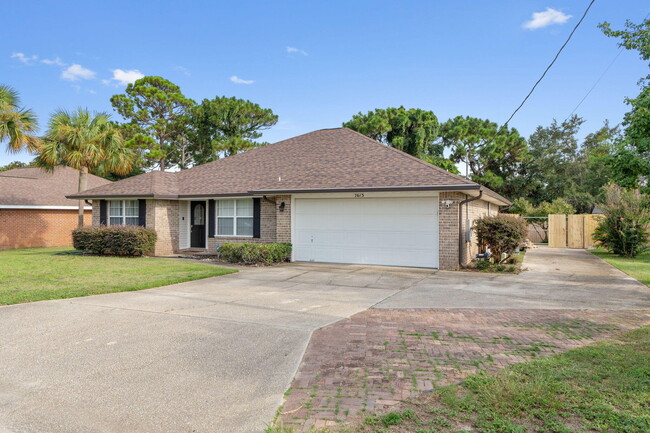 Building Photo - 7613 Marthas Way