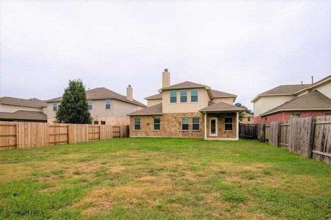 Building Photo - 14821 Fernhill Dr