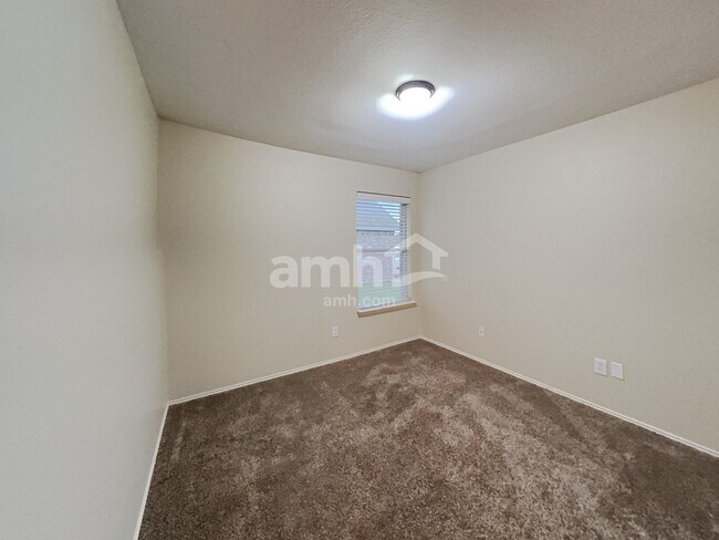 Building Photo - 2809 Mitchell Ln
