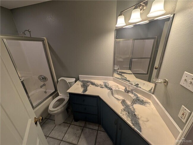 Building Photo - 19 La Cantera St