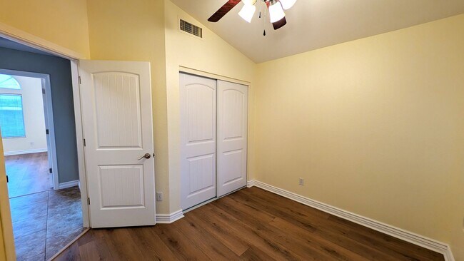 Building Photo - 2 Bedroom Home at The Springs Near E. Chandler Blvd. and S. Cooper Rd