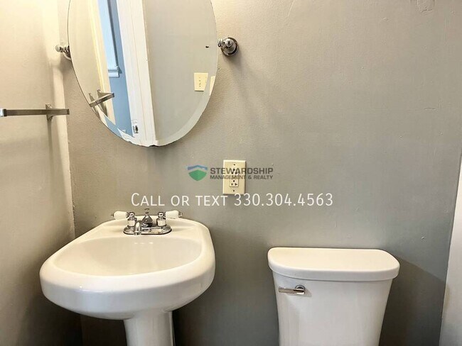 Building Photo - 1012 Brown St