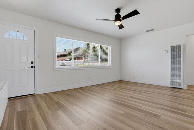 Building Photo - 1463 Sweetwater Ln