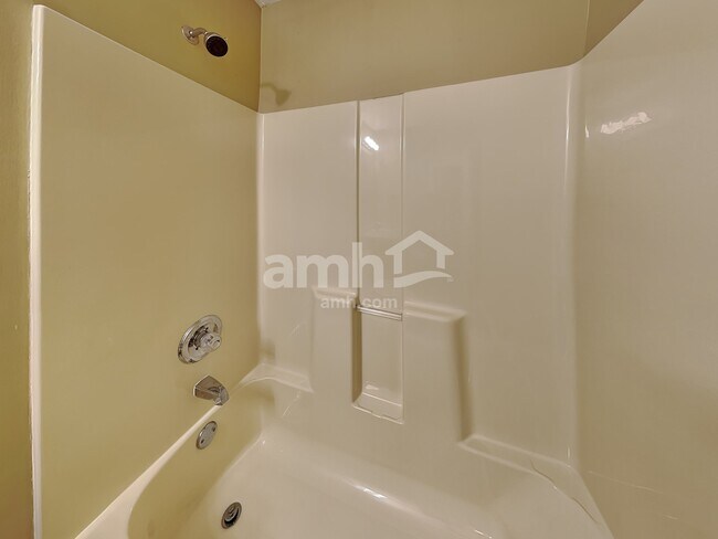 Building Photo - 1903 E Maple Park Dr