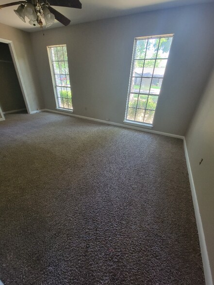 Building Photo - 1115 Frances Dr