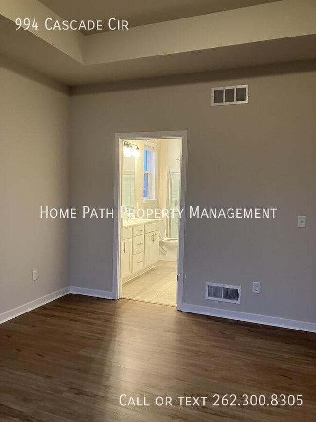 Building Photo - 994 Cascade Cir