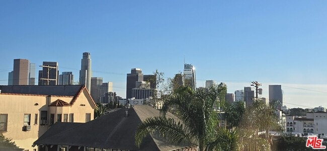 Building Photo - 1446 Calumet Ave