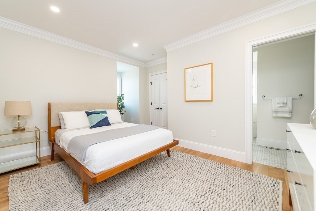 Building Photo - 106 Forest Hills St