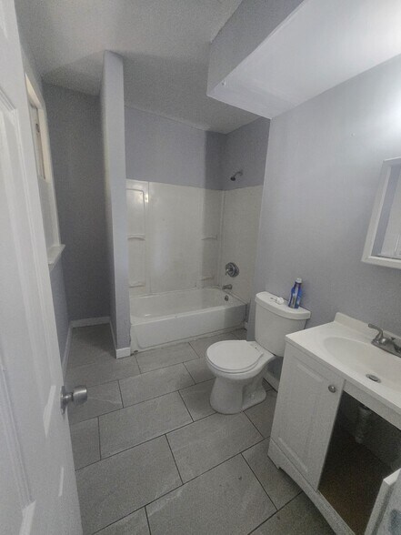 Building Photo - 13 Poplar Pl