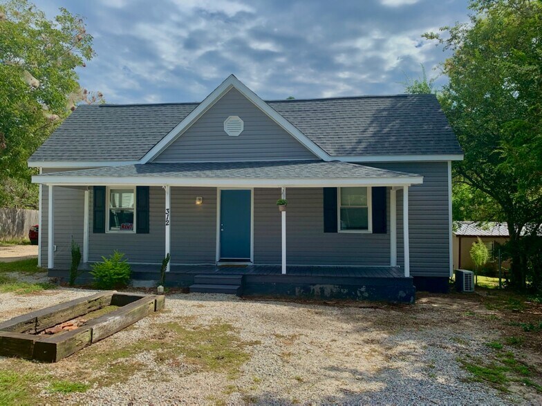 Welcome Home - 312 Bowen St