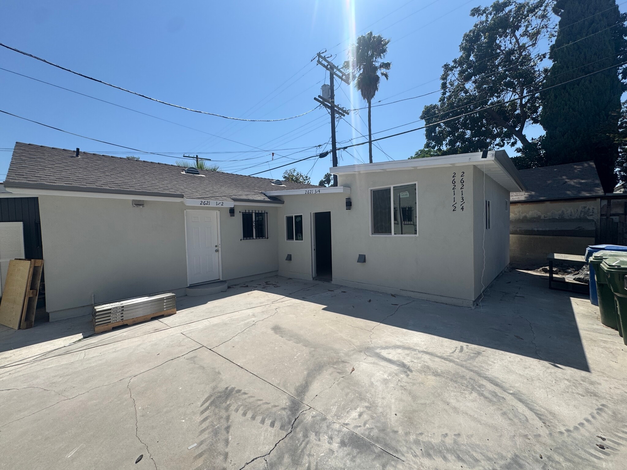 Building Photo - 2621 Hillcrest Dr