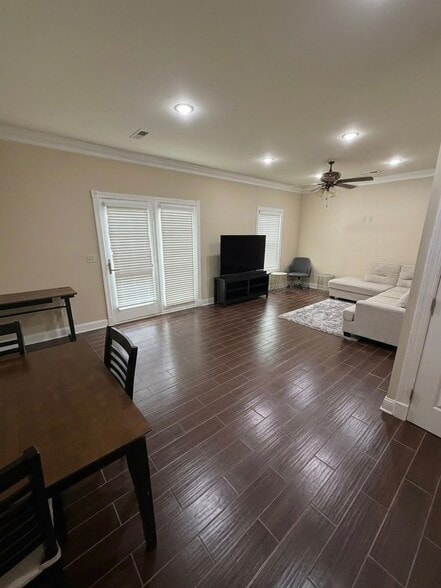 Building Photo - 110 Renee Ln