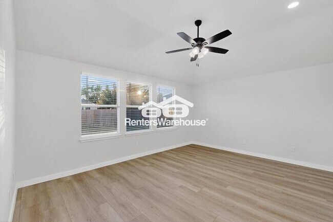 Building Photo - Completely Refreshed Forney Home MOVE IN R...