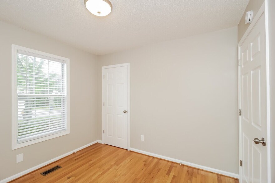 Building Photo - 426 Ivy Crest Dr