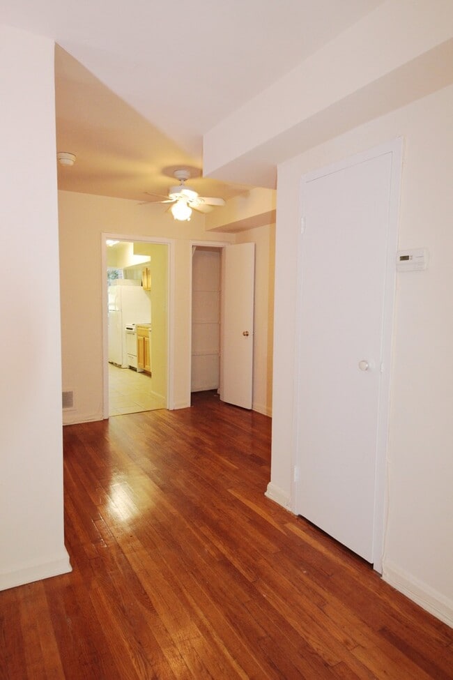 Building Photo - 218 10th St NE