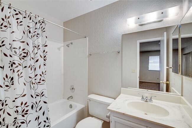 Building Photo - 2713 Otter Creek Ct