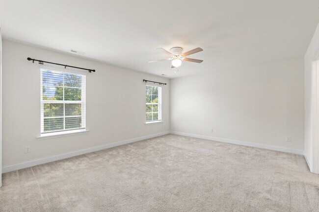 Building Photo - 404 Avery Glenn Way