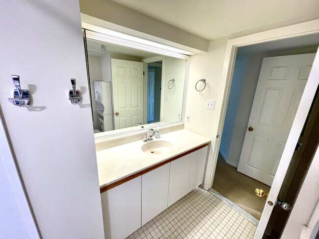 Bathroom - 104 Woodside Rd