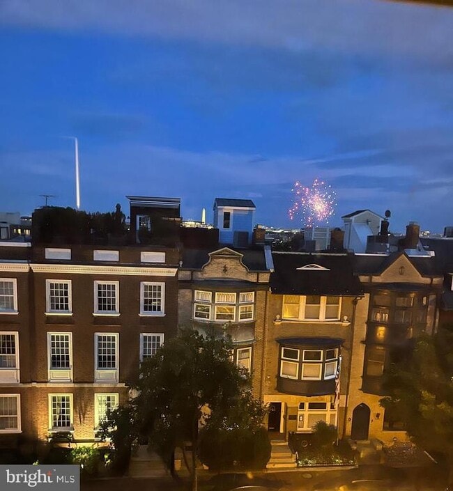 Building Photo - 2127 Leroy Pl NW