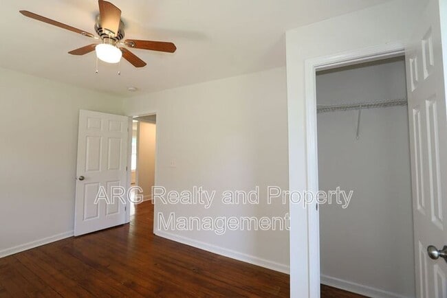 Building Photo - 1095 Ira St SW