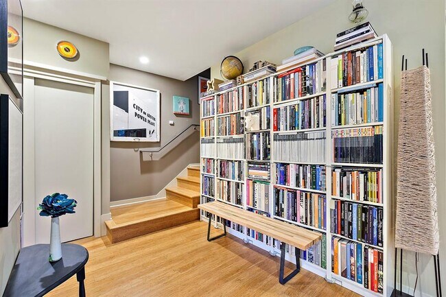 Building Photo - 805 Cumberland Rd