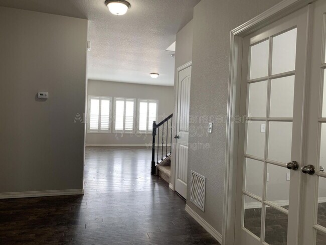 Building Photo - 8885 Vanderwood Rd