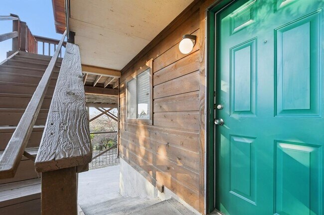 Building Photo - 21009 Fawn Ridge Dr