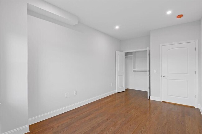 Building Photo - 311-315-315 West Side Ave