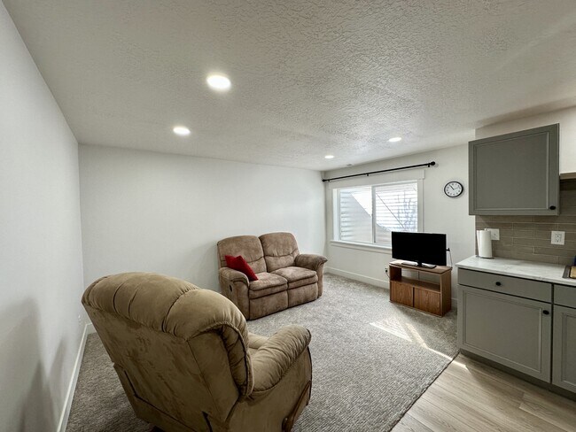 Building Photo - 1973 Park Rim Way