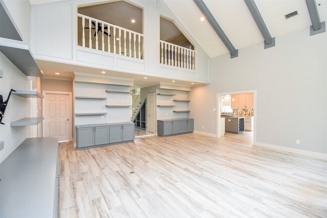 Building Photo - 755 Last Arrow Dr