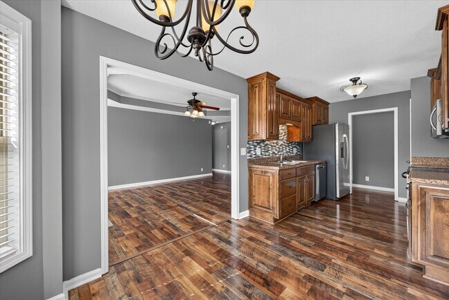 Building Photo - 3534 Southwood Dr