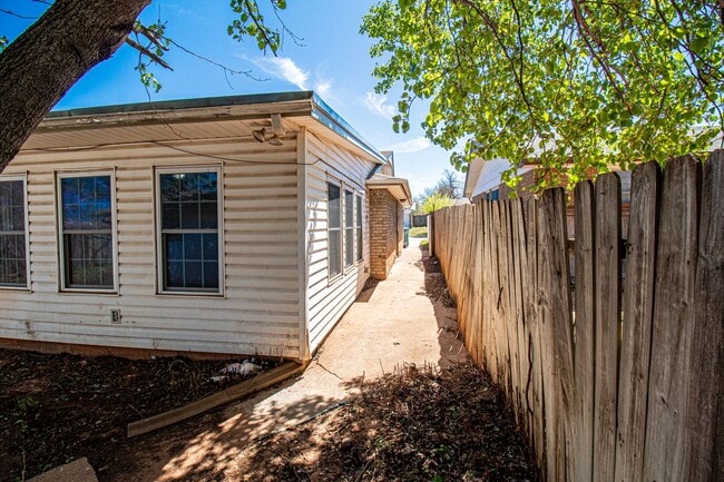Building Photo - Great 3 Bed 2 Bath in OKC!