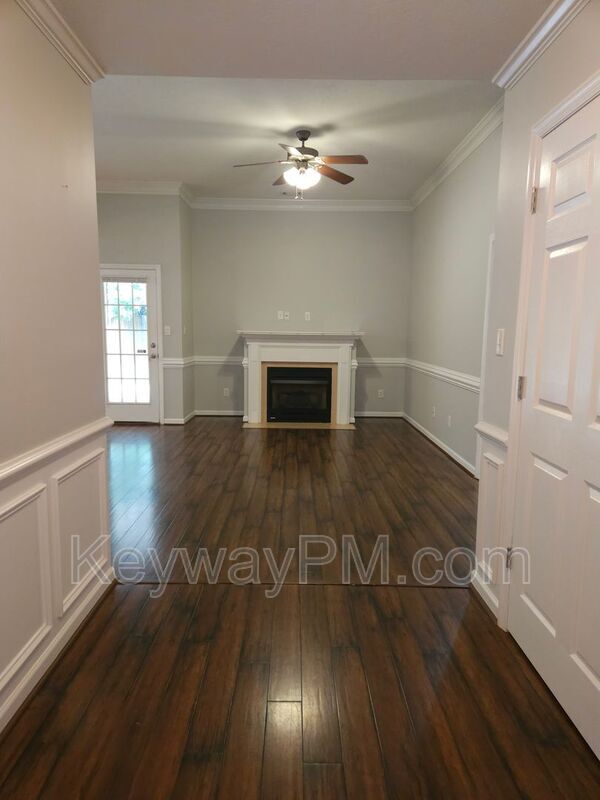 Building Photo - 641 Ventana Dr
