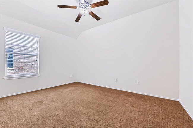 Building Photo - 111 Sandstone Trail