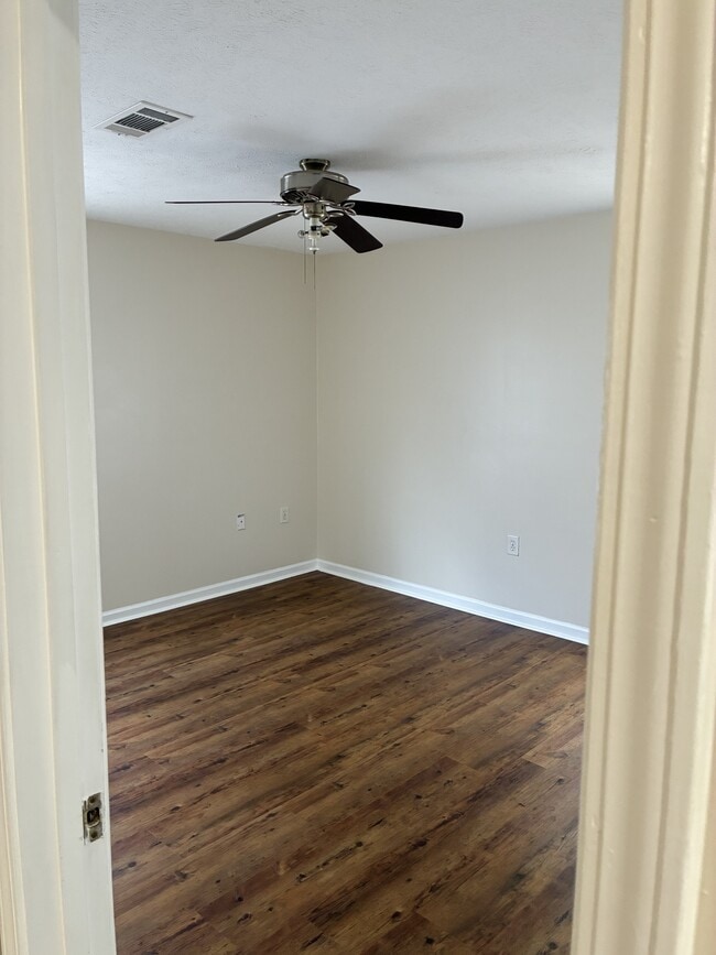 Building Photo - 6186 W Grenada St