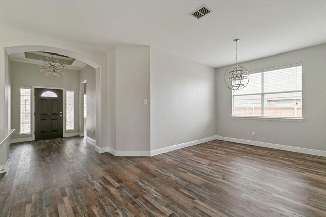 Building Photo - 14728 Riverside Dr
