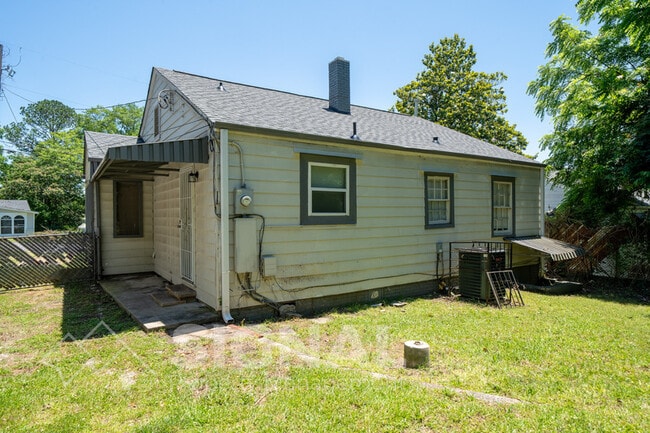 Building Photo - 4724 Terrace M