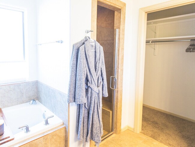 Building Photo - 1932 Sonoma Ranch Blvd