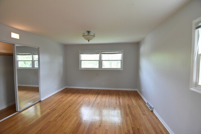 Building Photo - 1702 N Waterman Ave